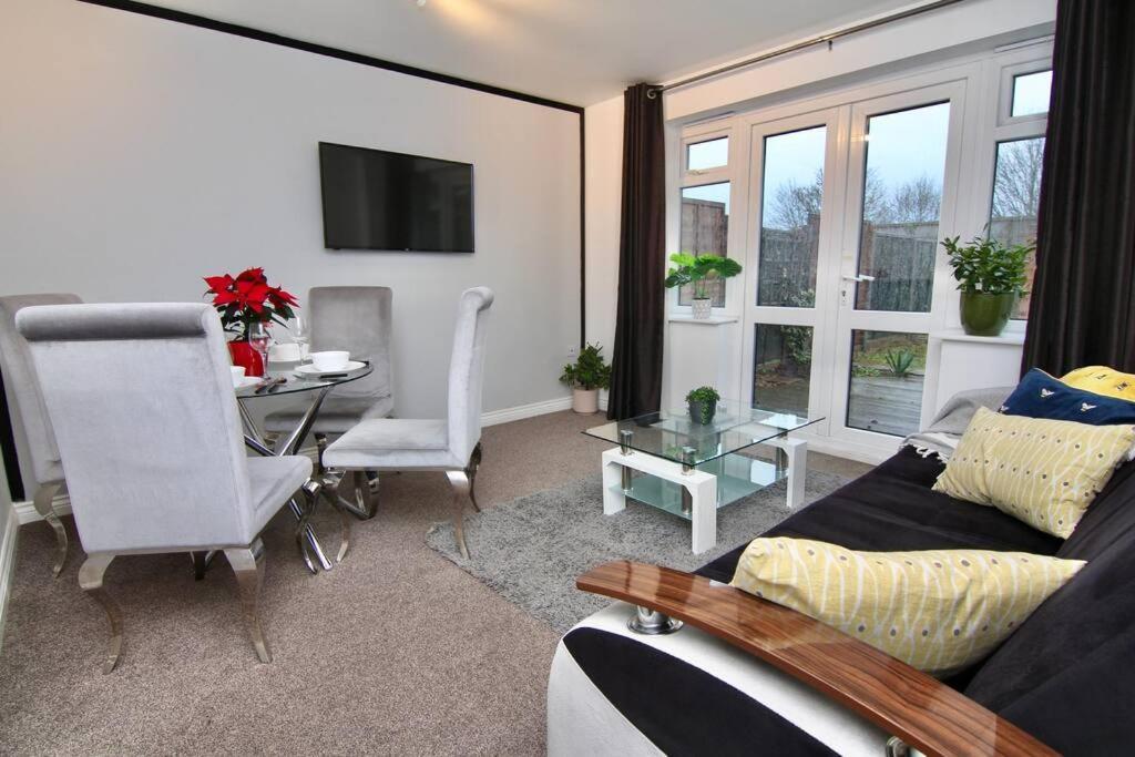 Daimler House - Cosy Home Near Coventry City Centre Ngoại thất bức ảnh